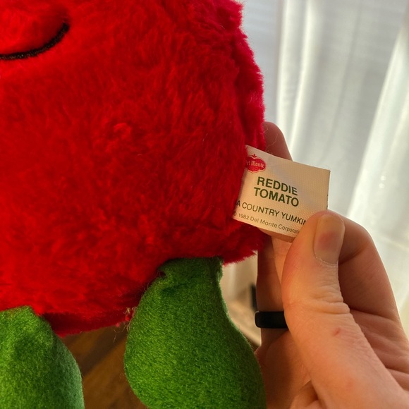 1982 and 1983 del monte Reddie tomato and shoo-shoo scarecrow vintage plushies - Picture 11 of 15